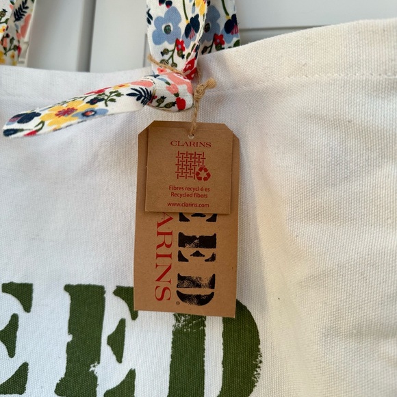FEED x Clarins Recycled Tote Bag - Picture 5 of 12